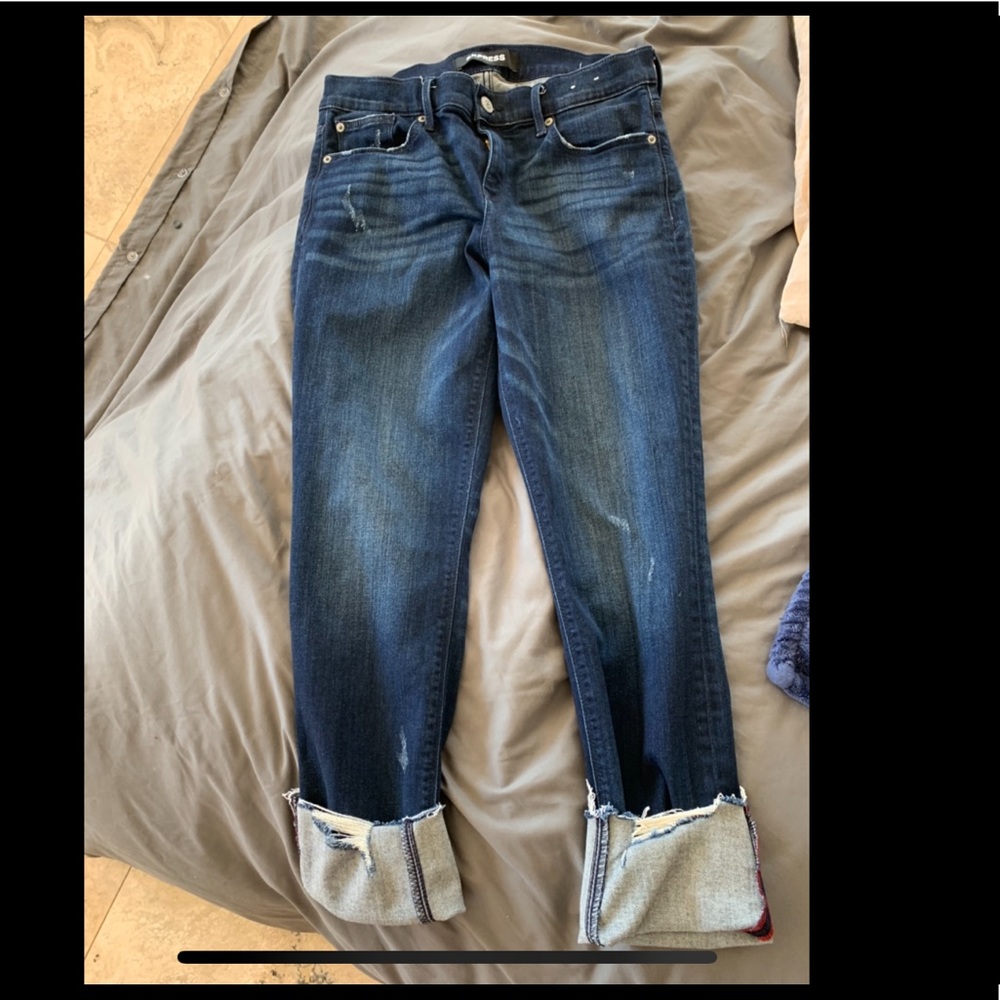 Express Cropped Distressed Jeans size 8